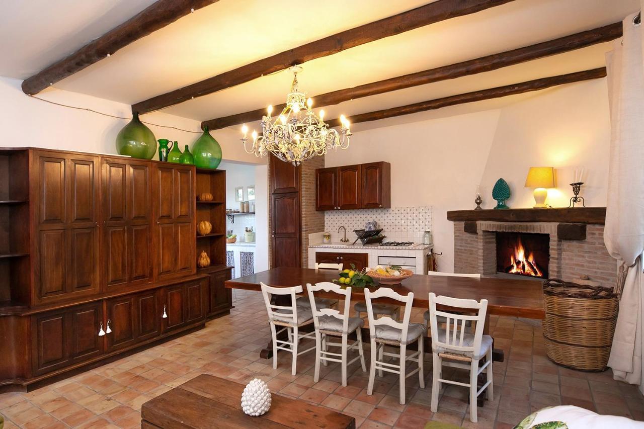 Villa Alcantara Di Charme Graniti Экстерьер фото