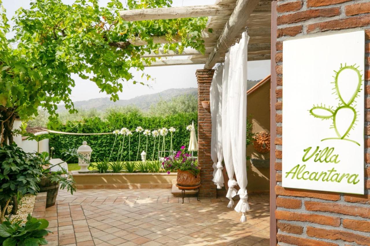 Villa Alcantara Di Charme Graniti Экстерьер фото